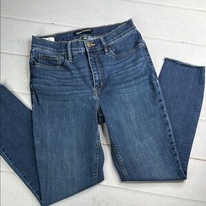 Calvin Klein Skinny Jeans Versatile Denim Frayed Hem Size 6/28